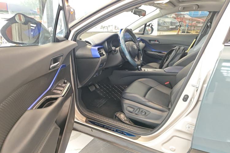 Used Toyota C-HR 2021 2.0L Luxury Edition Driver Seat