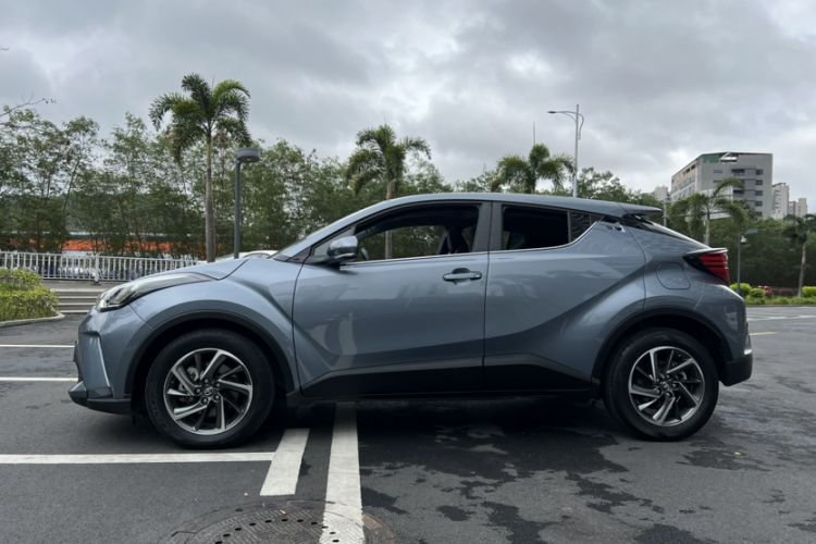 Used Toyota C-HR 2021 2.0L Luxury Edition Exterior 3