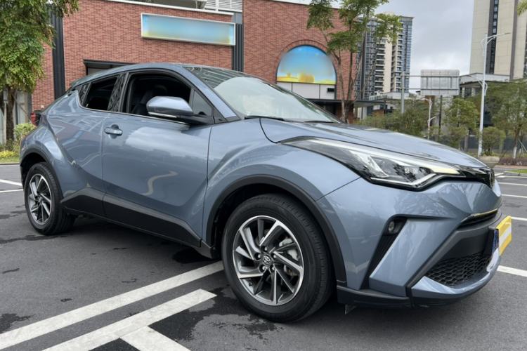 Used Toyota C-HR 2021 2.0L Luxury Edition Exterior 4