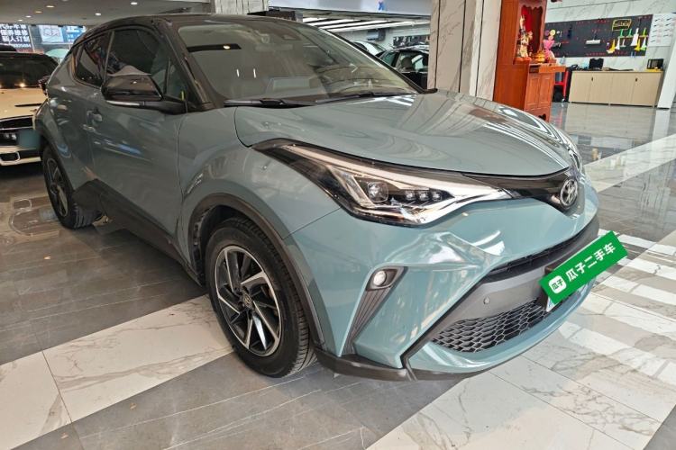 Used Toyota C-HR 2021 2.0L Luxury Edition Front Right 45 Deg