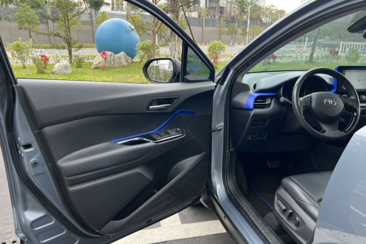 Used Toyota C-HR 2021 2.0L Luxury Edition Interior 1