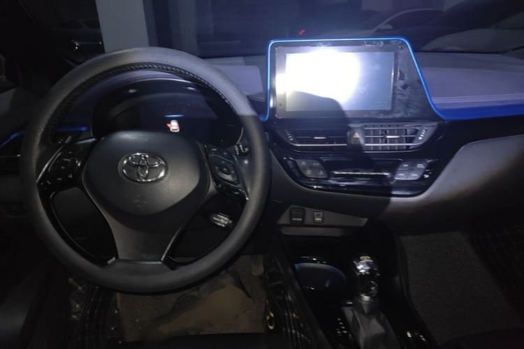 Used Toyota C-HR 2021 Dual-Motor 2.0L E-CVT Luxury Edition Interior 2