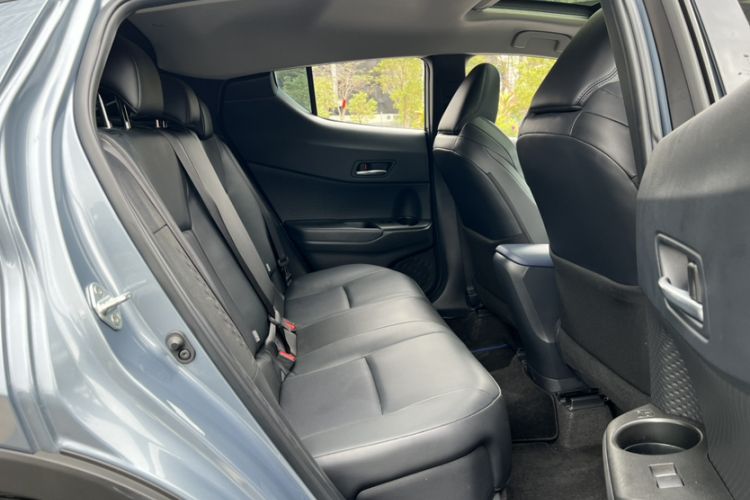 Used Toyota C-HR 2021 2.0L Luxury Edition Interior 3