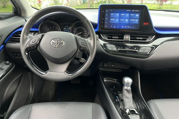 Used Toyota C-HR 2021 2.0L Luxury Edition Interior 4