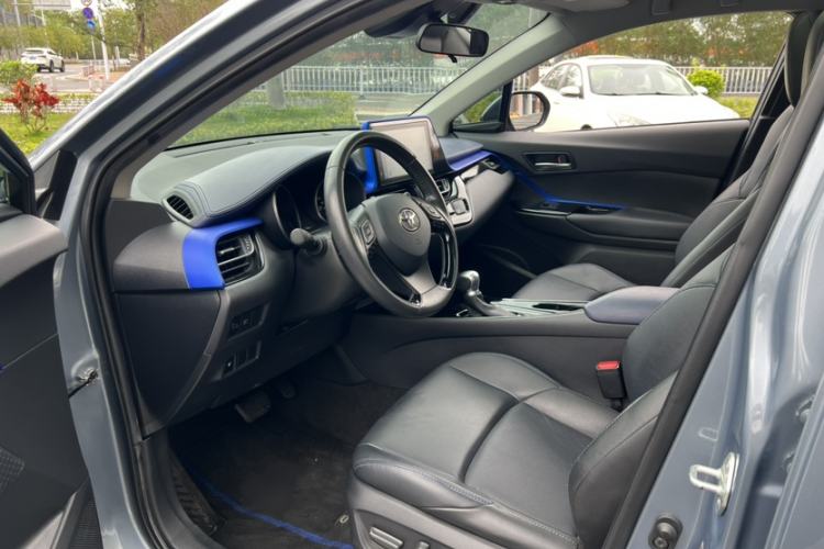Used Toyota C-HR 2021 2.0L Luxury Edition Interior 8