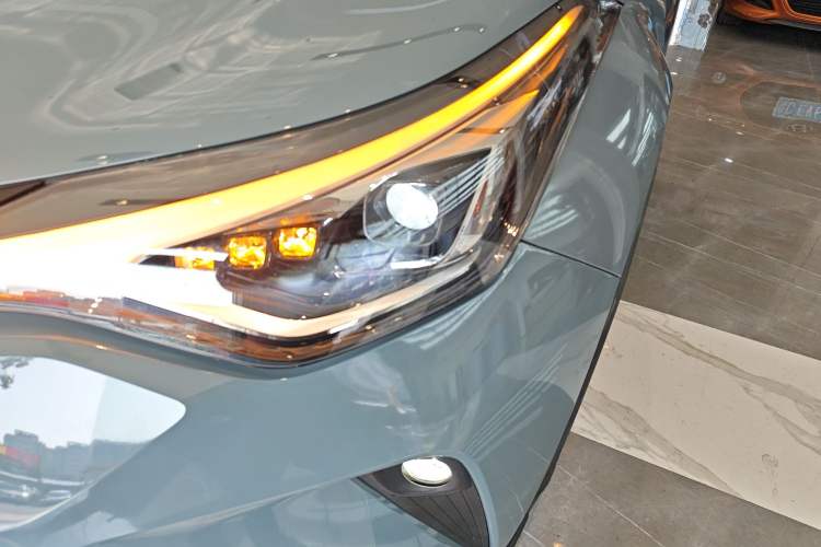 Used Toyota C-HR 2021 2.0L Luxury Edition Left Front Headlight