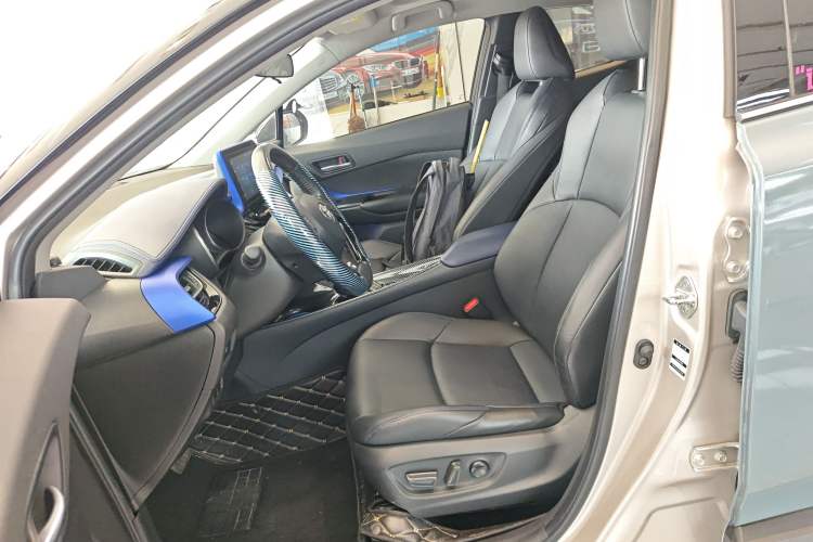 Used Toyota C-HR 2021 2.0L Luxury Edition Left Front Seat