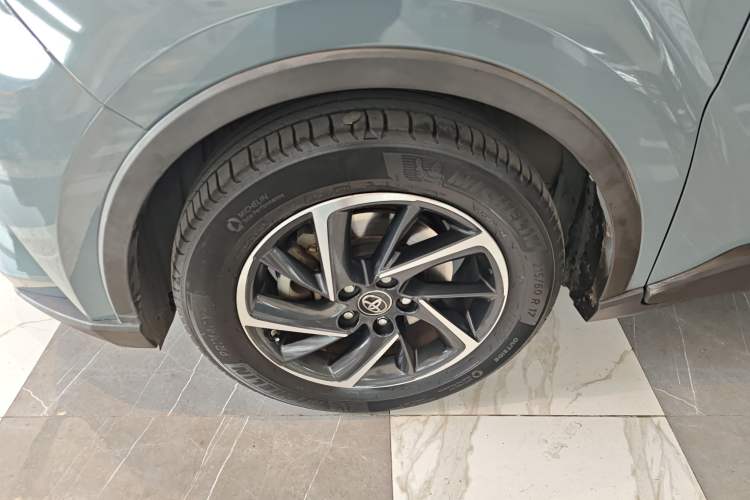 Used Toyota C-HR 2021 2.0L Luxury Edition Left Front Wheel Hub
