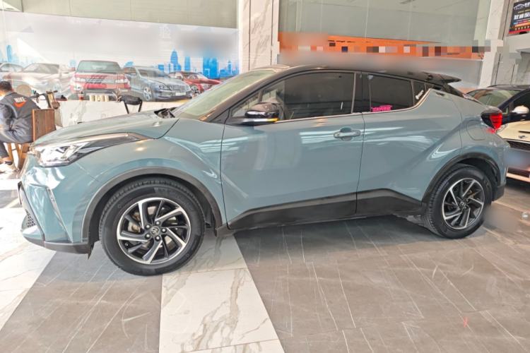 Used Toyota C-HR 2021 2.0L Luxury Edition Left Side
