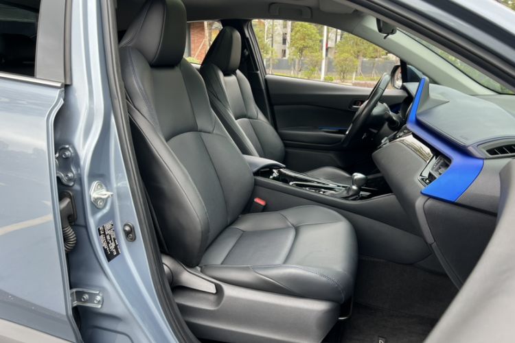Used Toyota C-HR 2021 2.0L Luxury Edition Right Front Seat