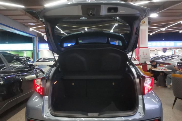 Used Toyota C-HR 2021 2.0L Comfort Edition Trunk