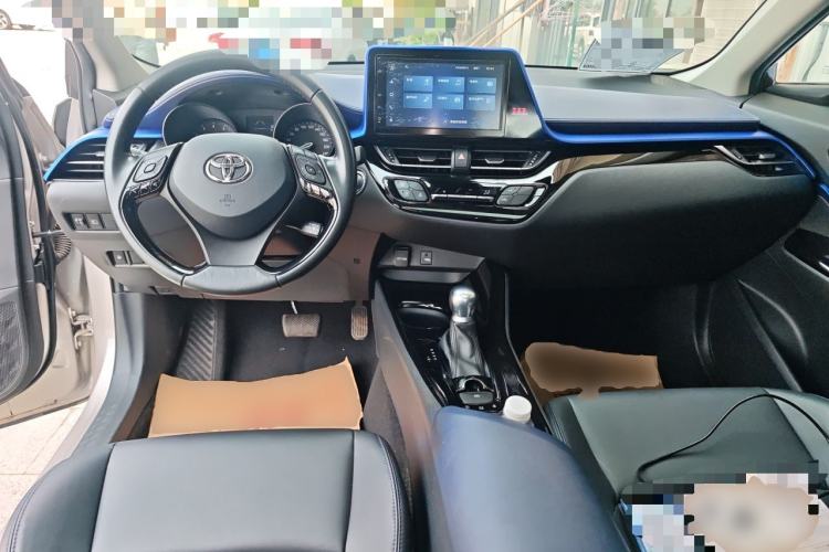 Used Toyota C-HR 2021 2.0L Luxury Edition Center Console