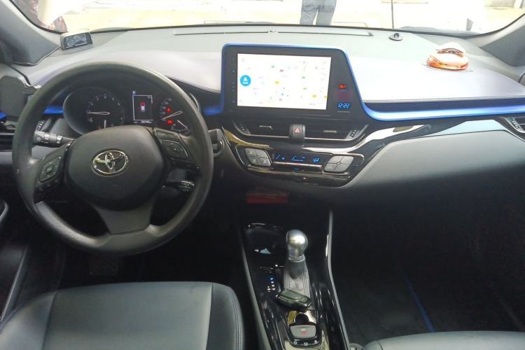 Used Toyota C-HR 2021 2.0L Luxury Edition Center Console