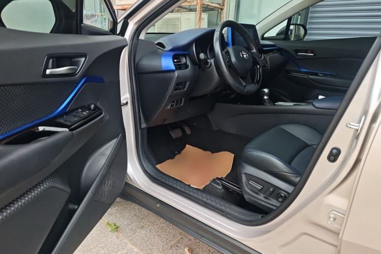 Used Toyota C-HR 2021 2.0L Luxury Edition Driver Seat