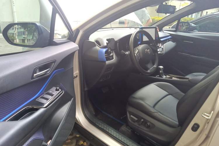 Used Toyota C-HR 2021 2.0L Luxury Edition Driver Seat