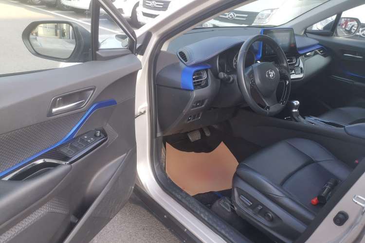 Used Toyota C-HR 2021 2.0L Luxury Edition Driver Seat