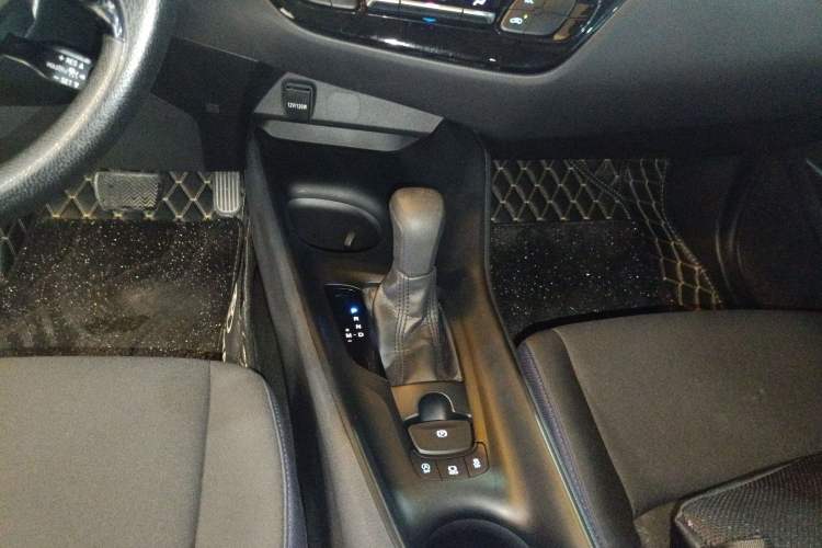 Used Toyota C-HR 2021 2.0L Comfort Edition Gear Lever