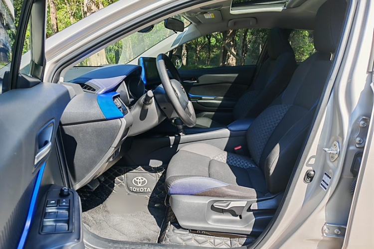 Used Toyota C-HR 2021 2.0L Comfort Edition Interior 1