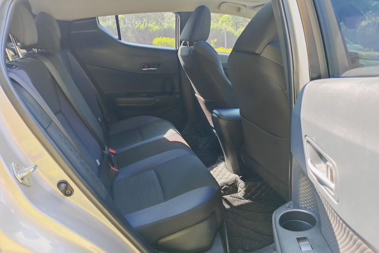Used Toyota C-HR 2021 2.0L Comfort Edition Interior 3