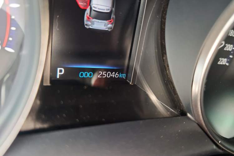 Used Toyota C-HR 2021 2.0L Luxury Edition Odometer Close Up