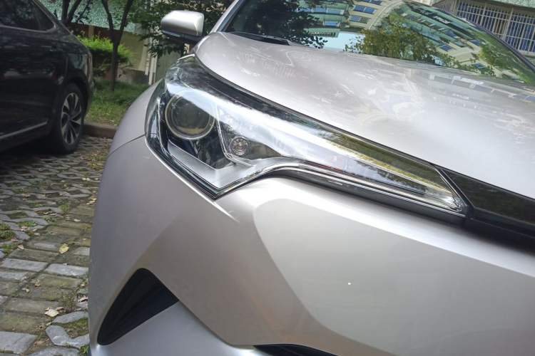 Used Toyota C-HR 2021 2.0L Luxury Edition Right Front Headlight