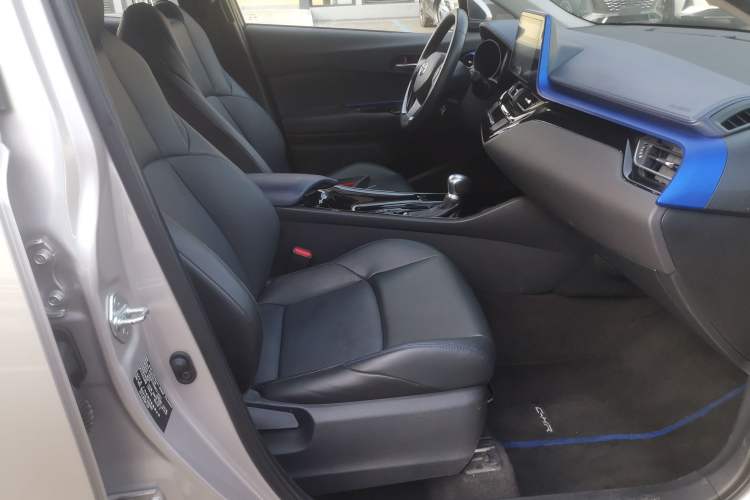 Used Toyota C-HR 2021 2.0L Luxury Edition Right Front Seat