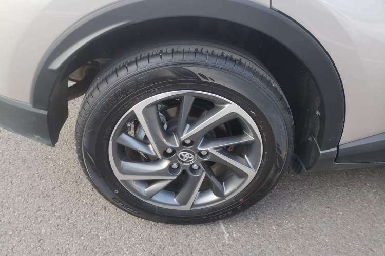Used Toyota C-HR 2021 2.0L Luxury Edition Right Rear Wheel Hub
