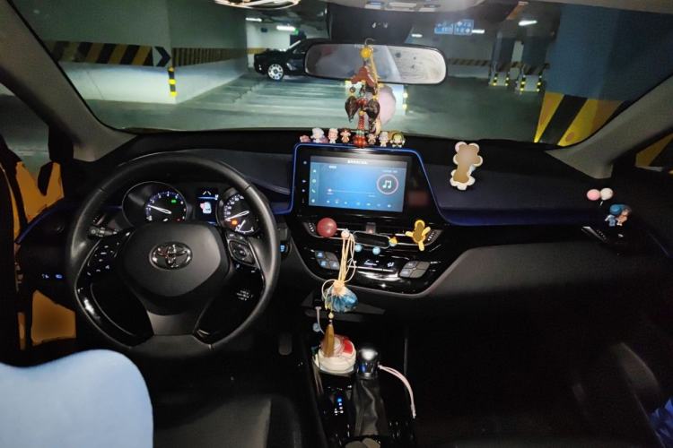 Used Toyota C-HR 2021 2.0L Luxury Edition Center Console