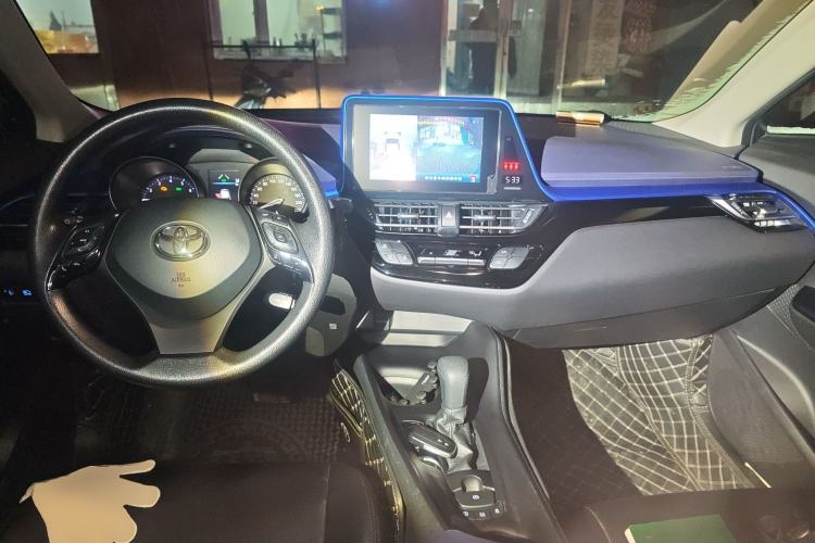 Used Toyota C-HR 2021 2.0L Comfort Edition Center Console