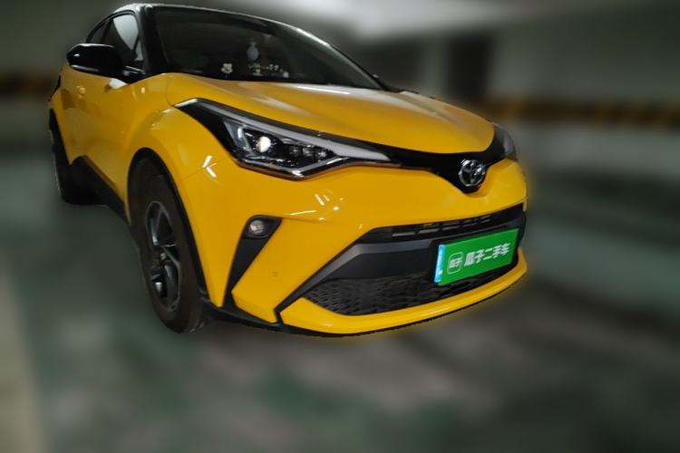 Used Toyota C-HR 2021 2.0L Luxury Edition Front Right 45 Deg