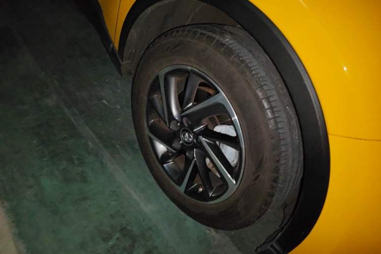 Used Toyota C-HR 2021 2.0L Luxury Edition Right Front Wheel Hub