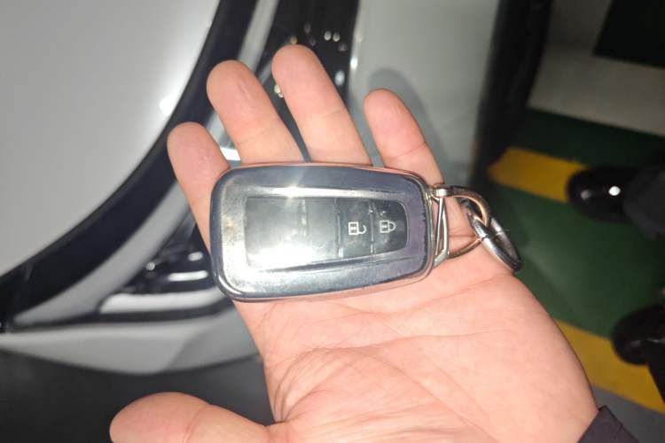 Used Toyota C-HR 2021 2.0L Luxury Edition Vehicle Key