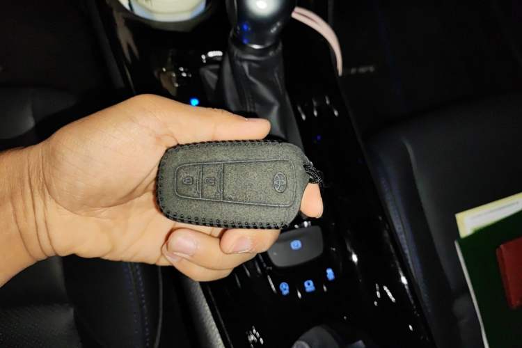 Used Toyota C-HR 2021 2.0L Luxury Edition Vehicle Key