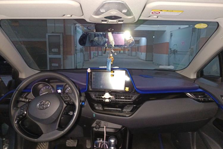 Used Toyota C-HR 2021 2.0L Luxury Edition Center Console