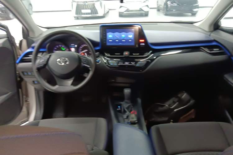 Used Toyota C-HR 2021 2.0L Comfort Edition Center Console