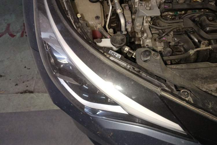 Used Toyota C-HR 2021 2.0L Luxury Edition Engine Bay Right