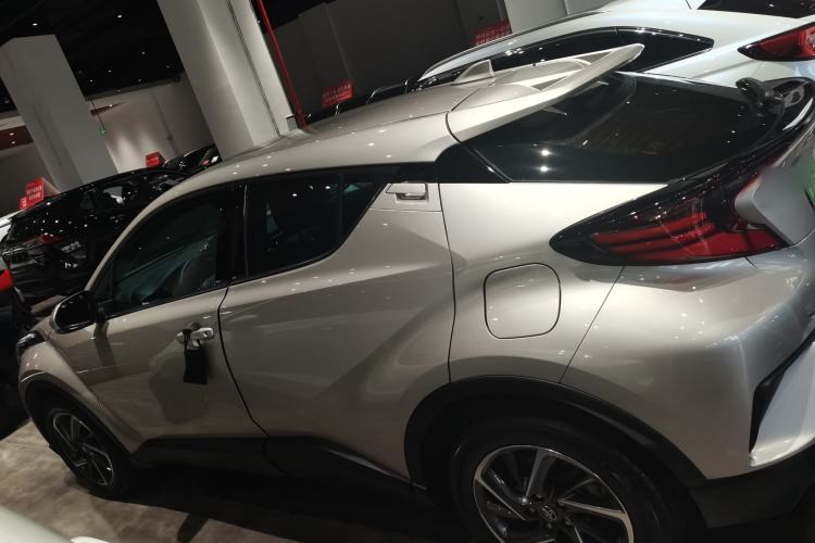 Used Toyota C-HR 2021 2.0L Luxury Edition Exterior 3