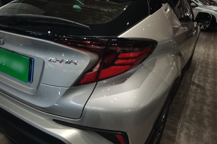 Used Toyota C-HR 2021 2.0L Luxury Edition Exterior 6