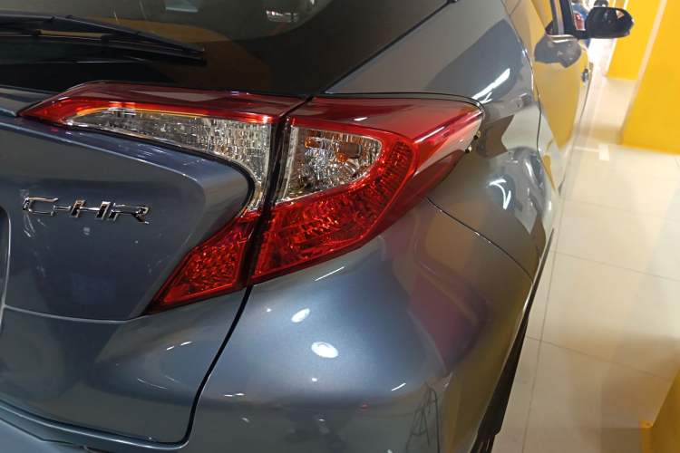 Used Toyota C-HR 2021 2.0L Comfort Edition Exterior 6