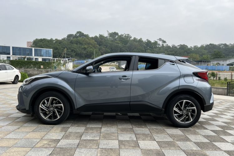 Used Toyota C-HR 2021 2.0L Luxury Edition Exterior 9