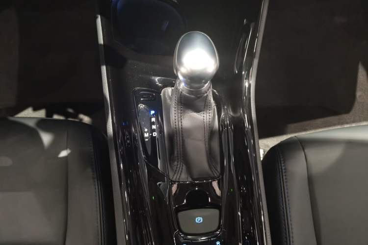 Used Toyota C-HR 2021 2.0L Luxury Edition Gear Lever