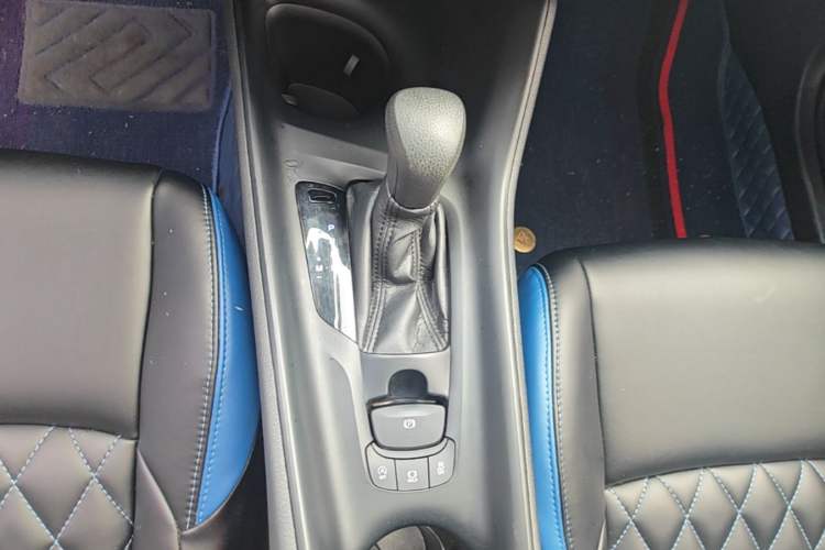 Used Toyota C-HR 2021 2.0L Comfort Edition Gear Lever