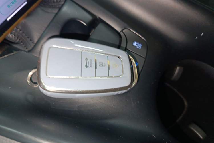 Used Toyota C-HR 2021 2.0L Comfort Edition Interior 1