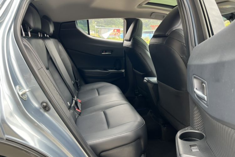Used Toyota C-HR 2021 2.0L Luxury Edition Interior 10