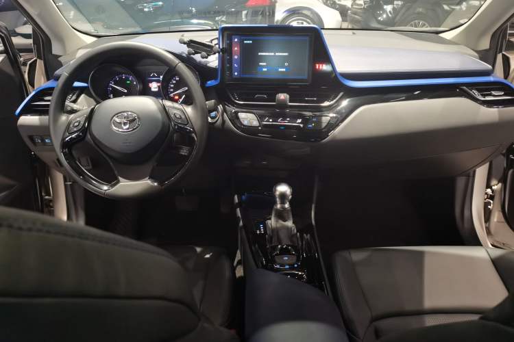 Used Toyota C-HR 2021 2.0L Luxury Edition Interior 2