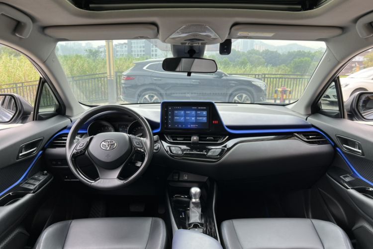 Used Toyota C-HR 2021 2.0L Luxury Edition Interior 2