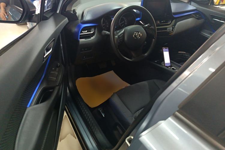 Used Toyota C-HR 2021 2.0L Comfort Edition Interior 3