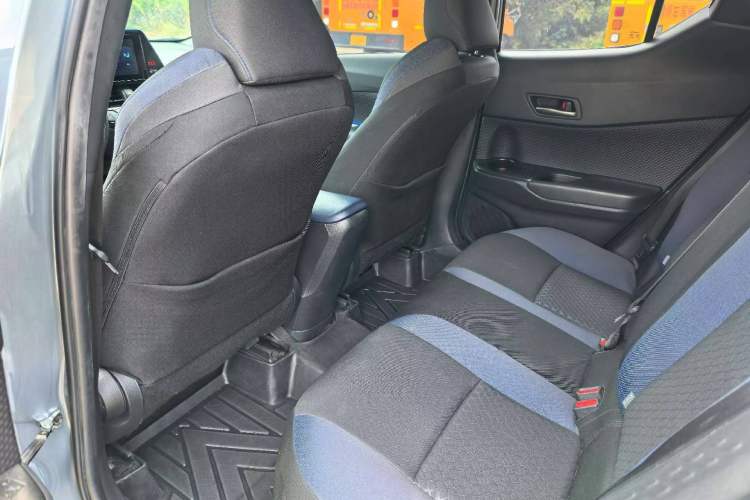 Used Toyota C-HR 2021 2.0L Comfort Edition Interior 3