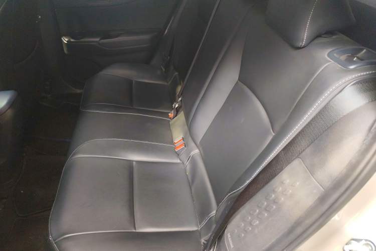 Used Toyota C-HR 2021 2.0L Comfort Edition Interior 4