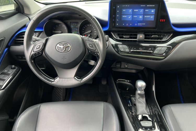 Used Toyota C-HR 2021 2.0L Luxury Edition Interior 7